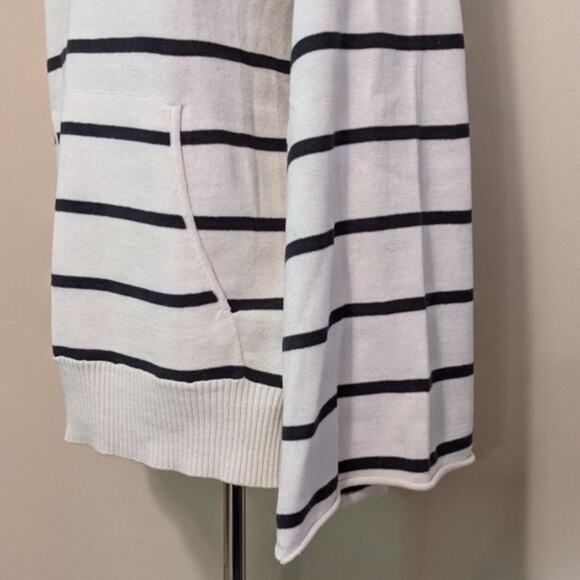 Chaser Stripe V Neck Bell Sleeve Black and White Cotton Pullover Sweater Size M - Picture 8 of 12